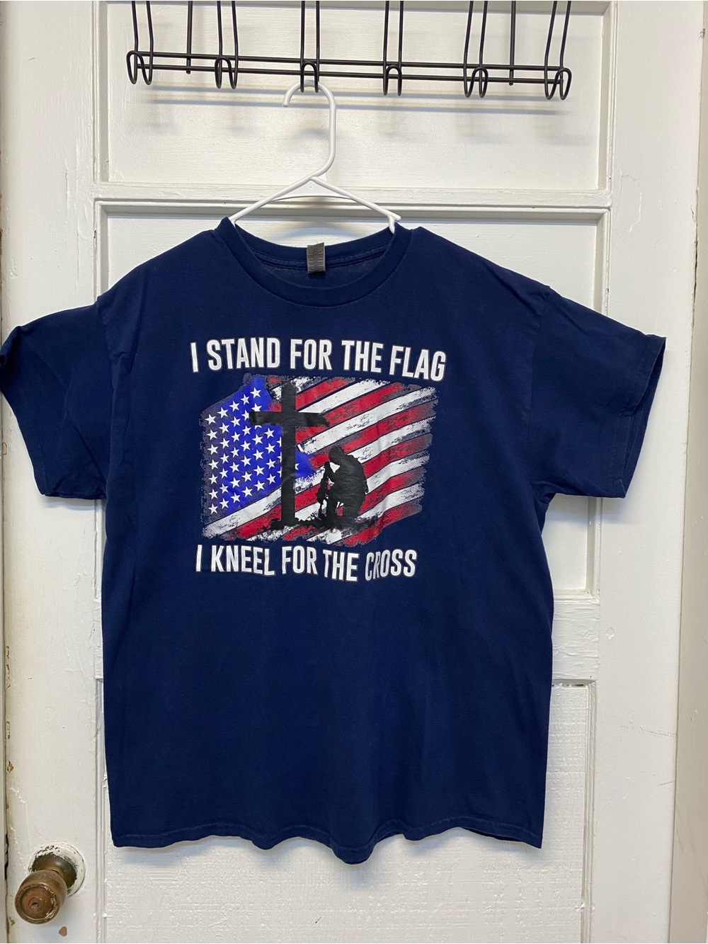Gildan I Stand For The Flag I Kneel For The Cross Graphic men’s T-shirt XL